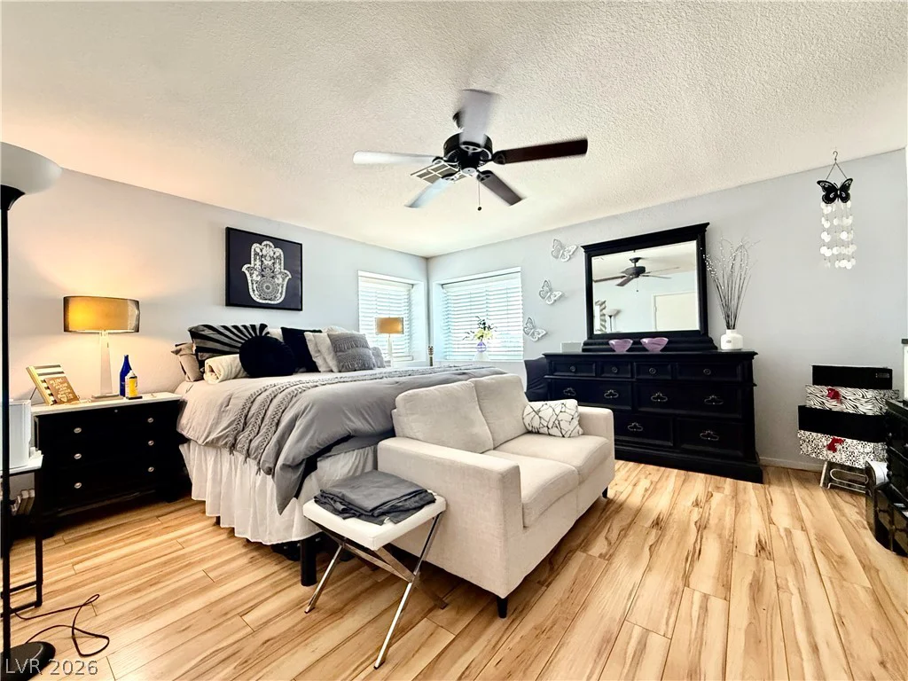 2305 Loggerhead, Las Vegas, NV 89117