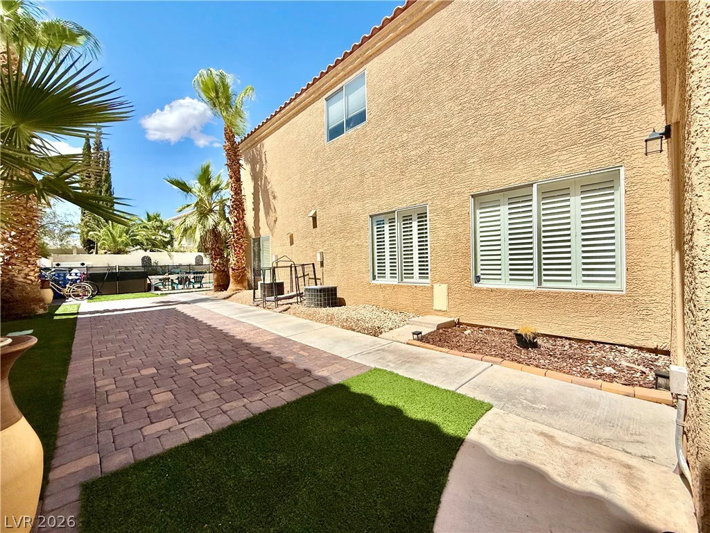 2305 Loggerhead, Las Vegas, NV 89117