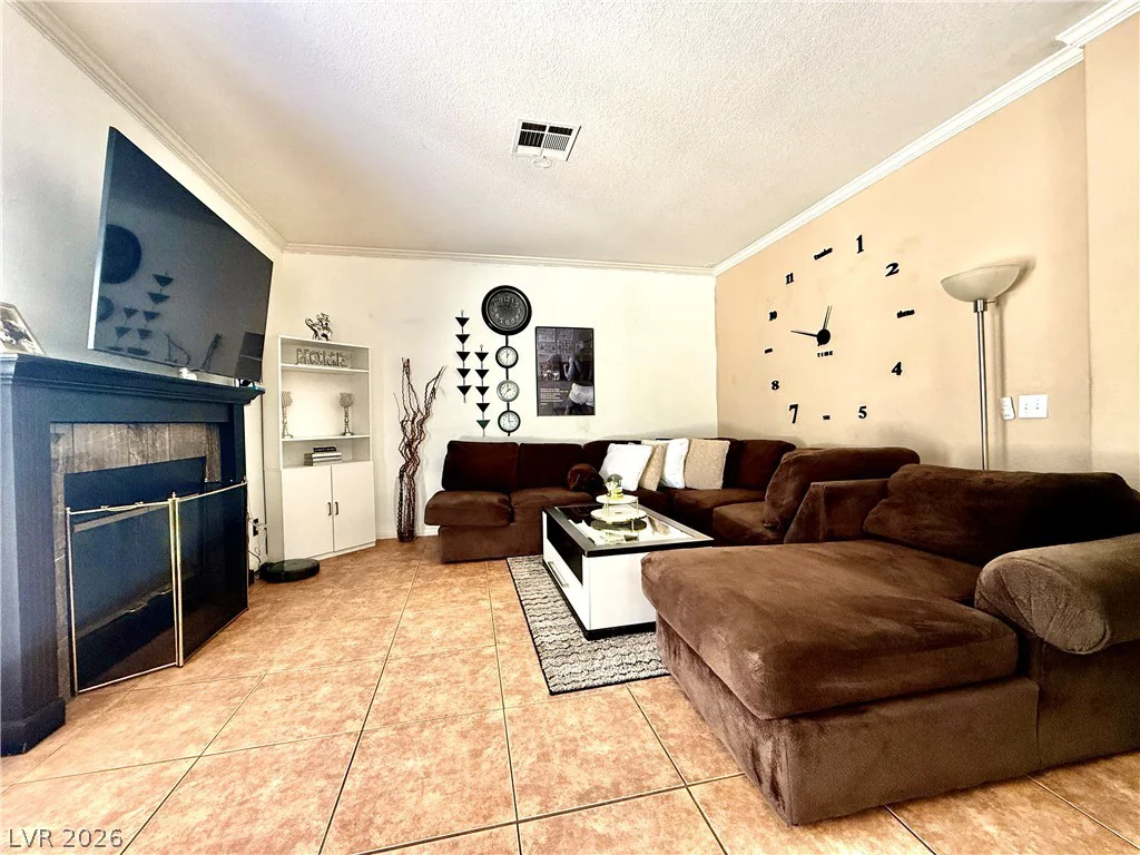 2305 Loggerhead, Las Vegas, NV 89117