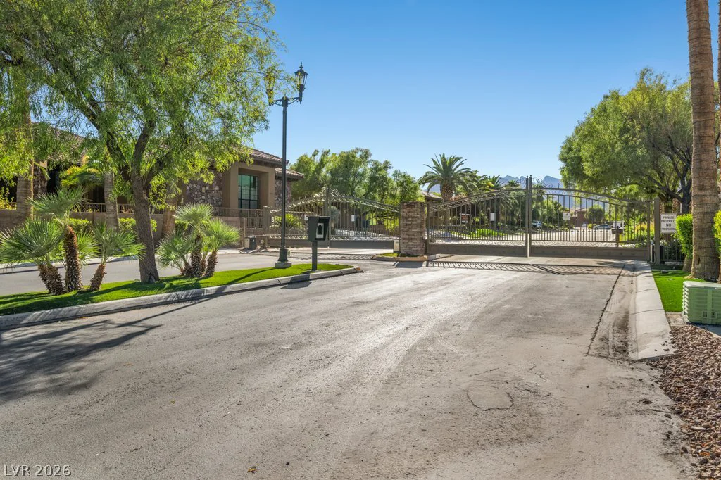 8035 Palm Cove, Las Vegas, NV 89129