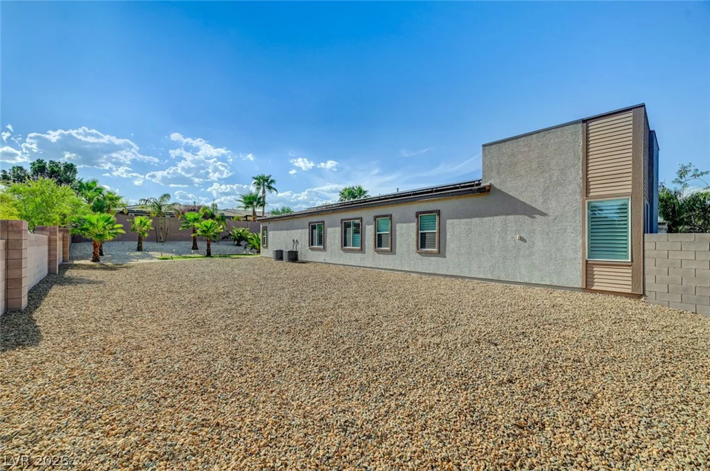 2689 Pioneer Estates, Las Vegas, NV 89117