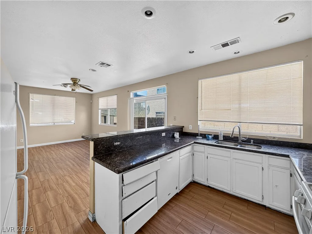 6664 Goldencreek, Las Vegas, NV 89108