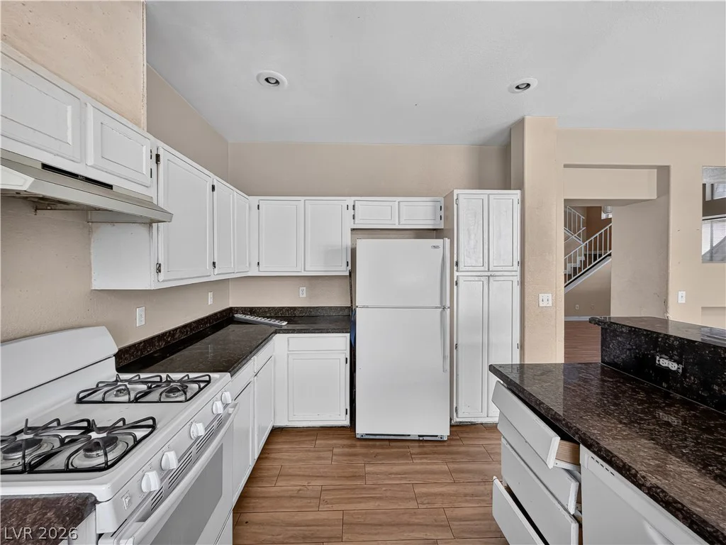 6664 Goldencreek, Las Vegas, NV 89108