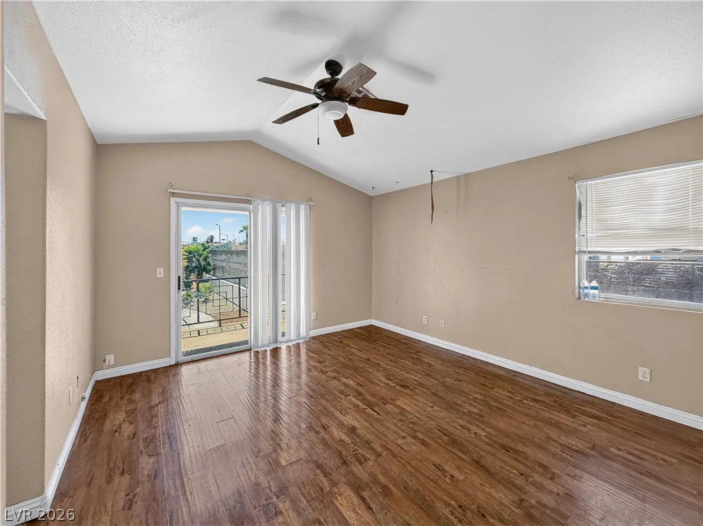 6664 Goldencreek, Las Vegas, NV 89108
