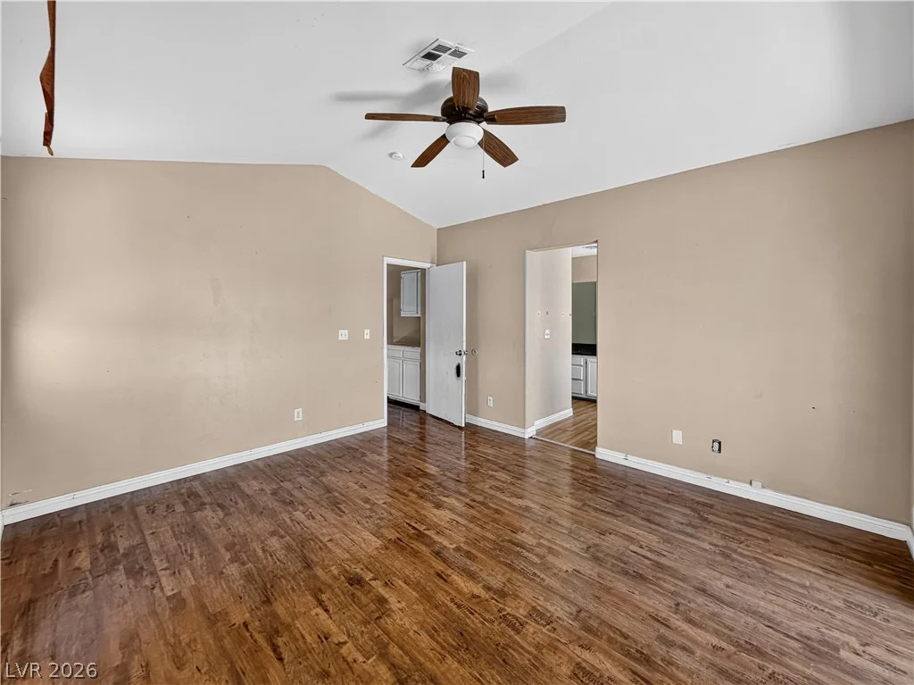 6664 Goldencreek, Las Vegas, NV 89108