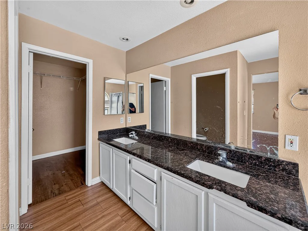 6664 Goldencreek, Las Vegas, NV 89108