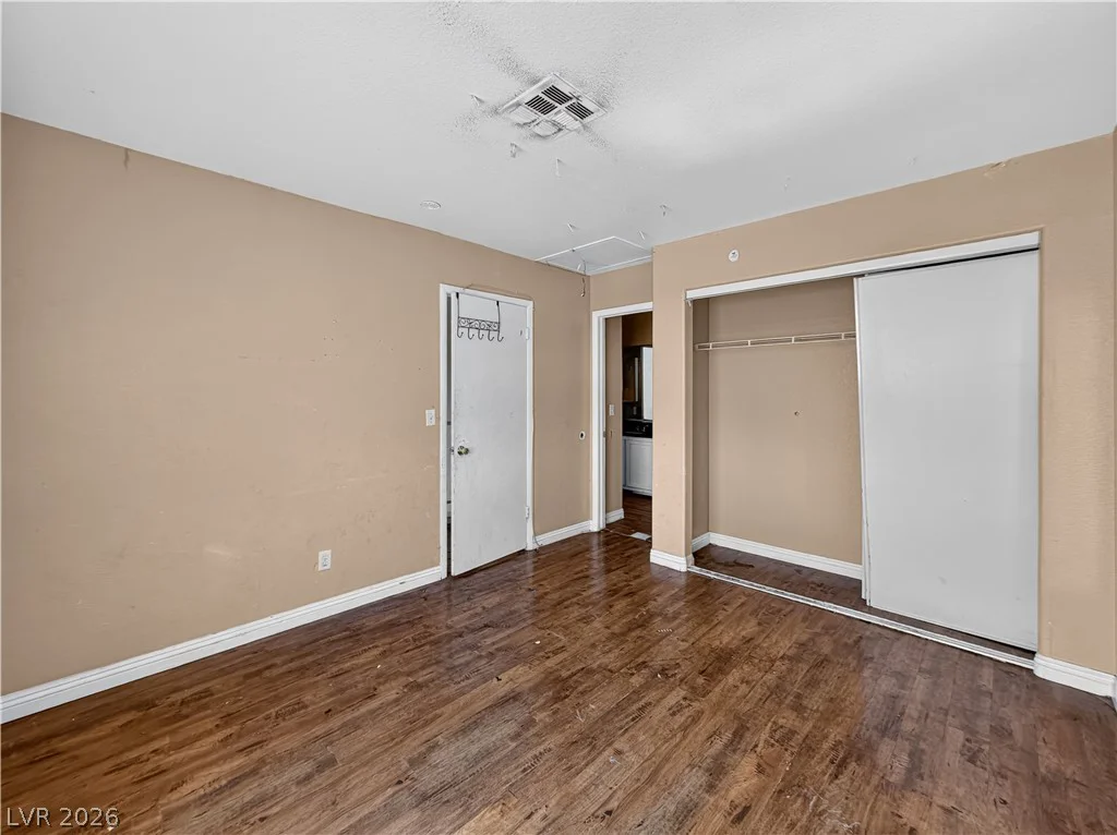 6664 Goldencreek, Las Vegas, NV 89108