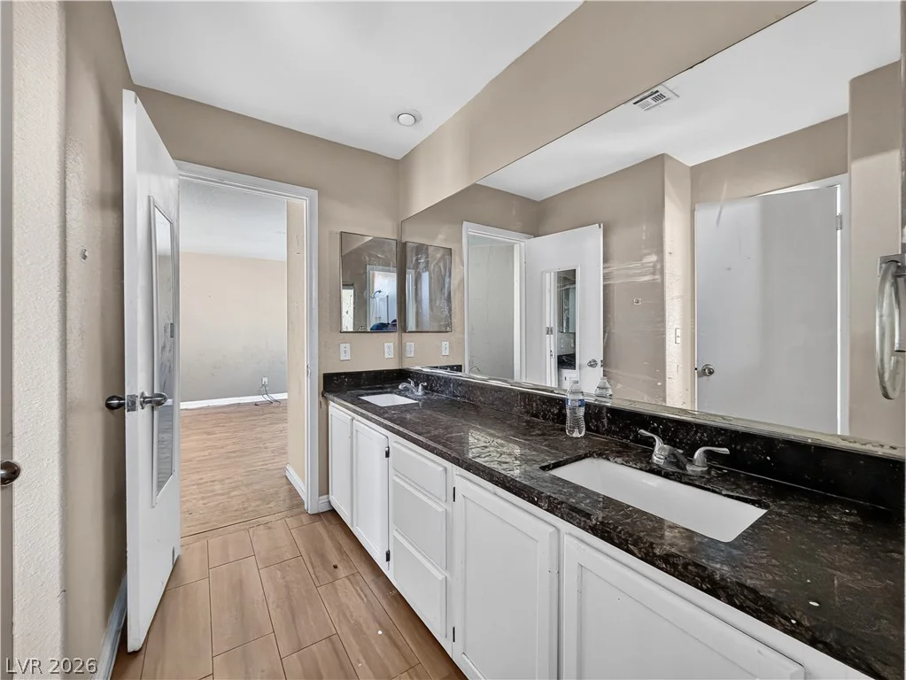 6664 Goldencreek, Las Vegas, NV 89108