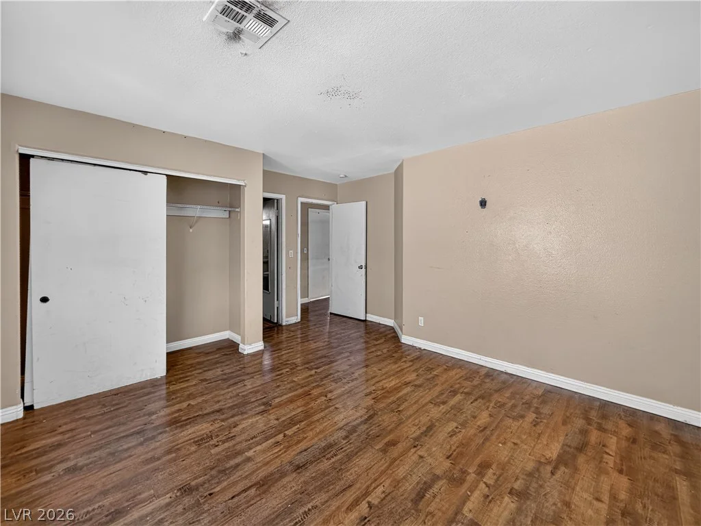 6664 Goldencreek, Las Vegas, NV 89108