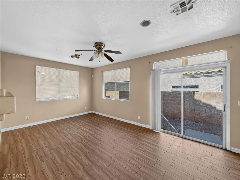 6664 Goldencreek, Las Vegas, NV 89108