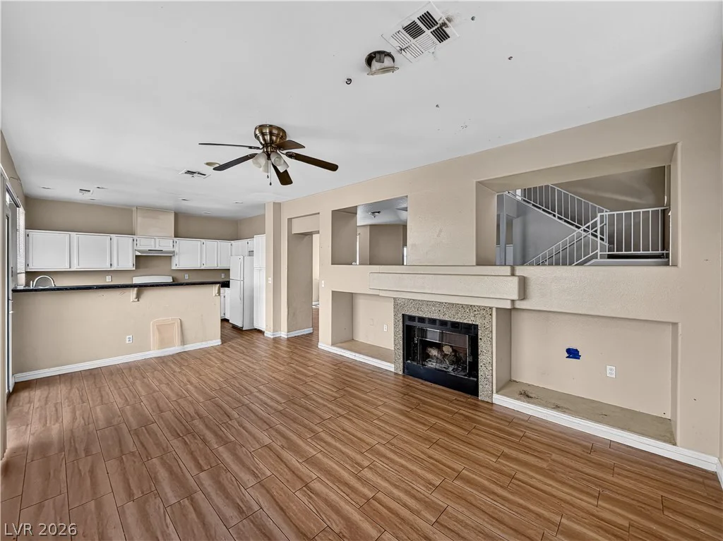 6664 Goldencreek, Las Vegas, NV 89108