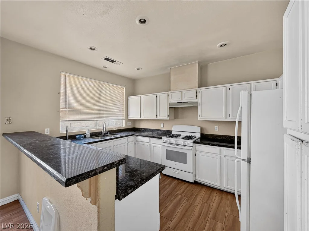 6664 Goldencreek, Las Vegas, NV 89108