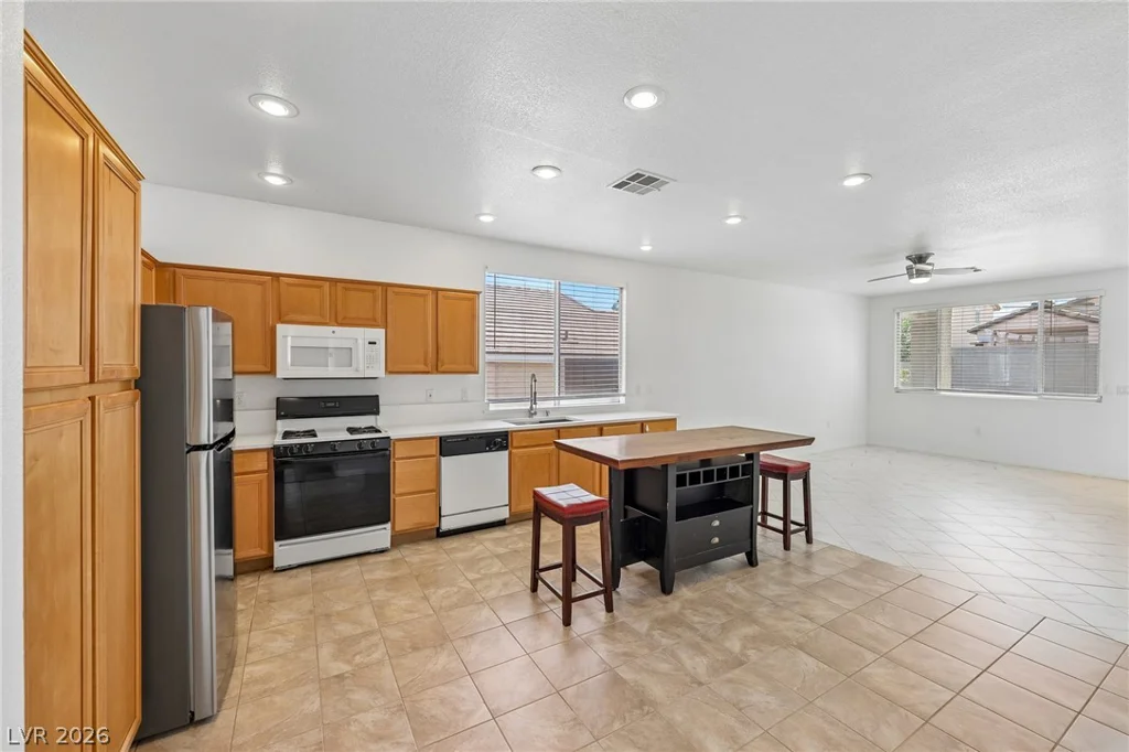 10669 Oak Crest, Las Vegas, NV 89144