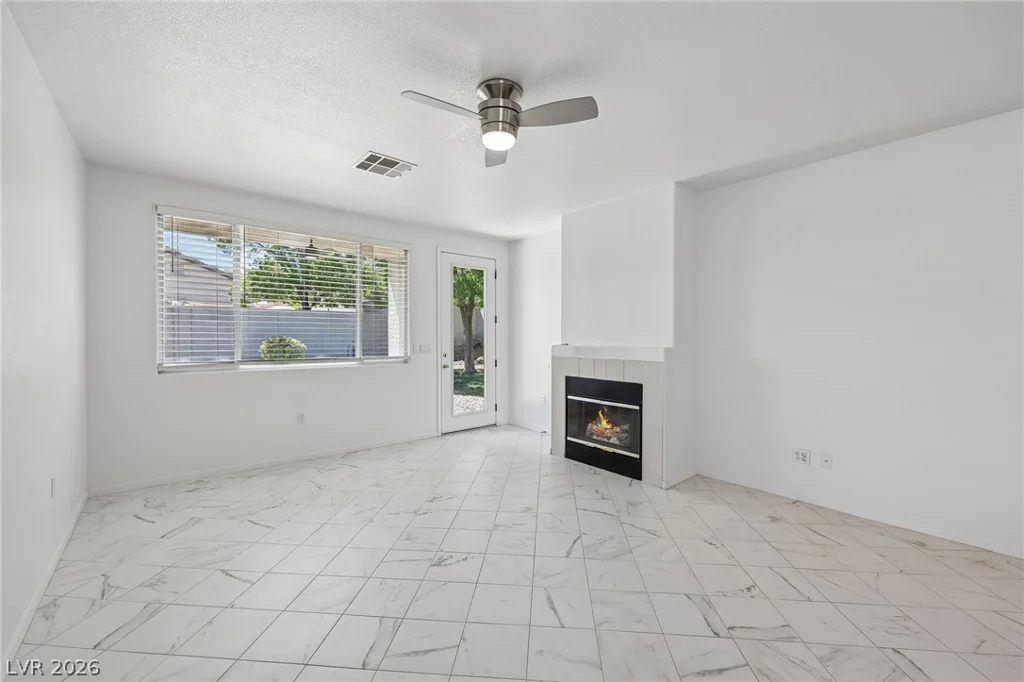 10669 Oak Crest, Las Vegas, NV 89144