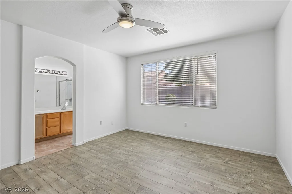 10669 Oak Crest, Las Vegas, NV 89144