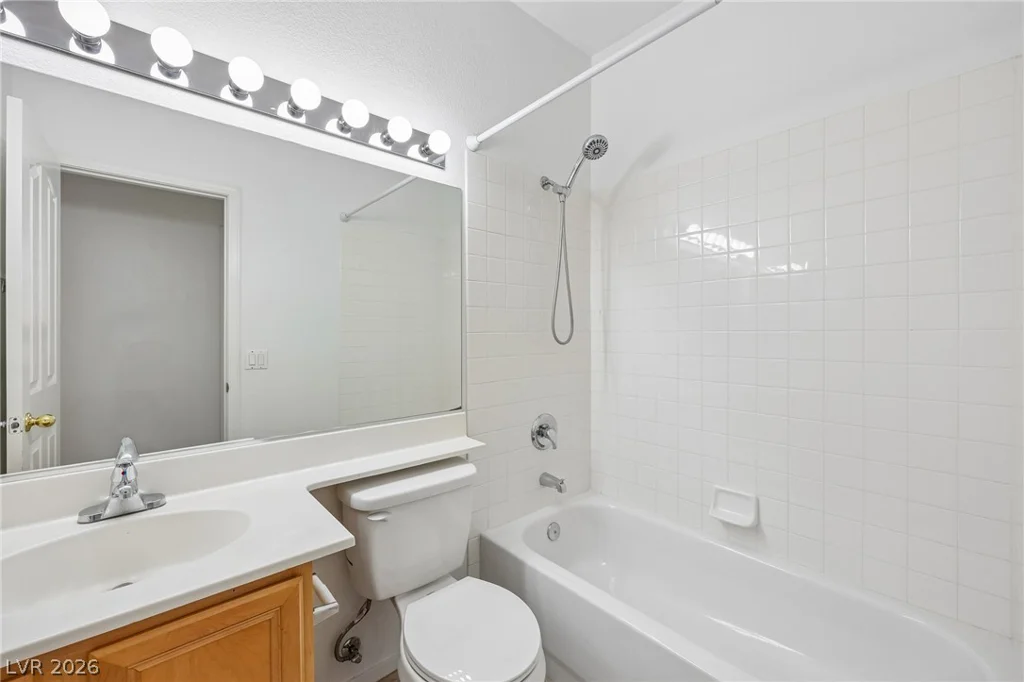 10669 Oak Crest, Las Vegas, NV 89144