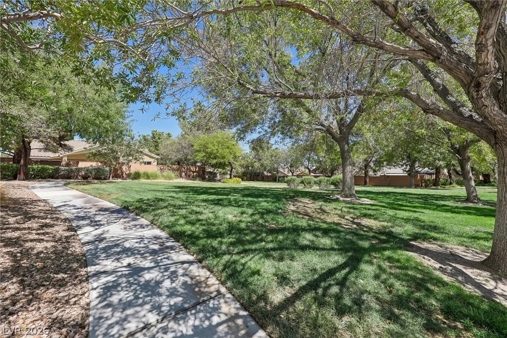 10669 Oak Crest, Las Vegas, NV 89144