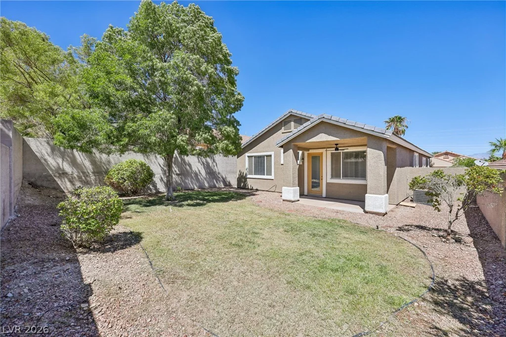10669 Oak Crest, Las Vegas, NV 89144