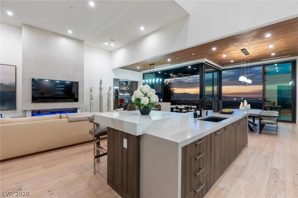 651 Overlook Rim, Henderson, NV 89012