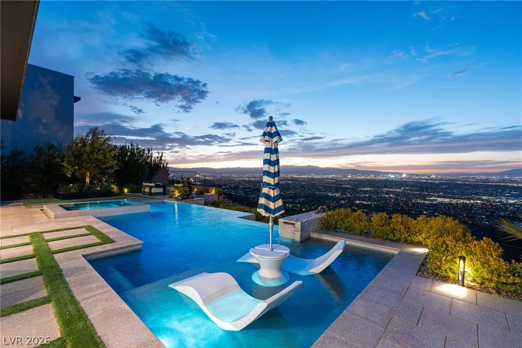 651 Overlook Rim, Henderson, NV 89012