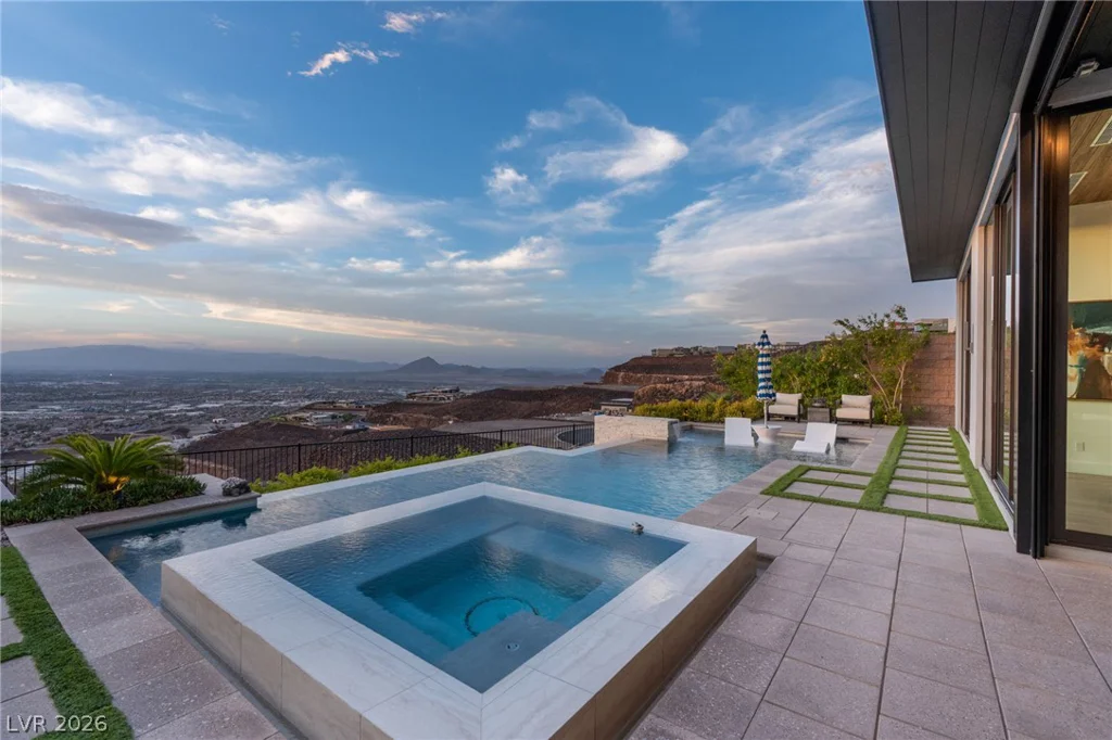 651 Overlook Rim, Henderson, NV 89012