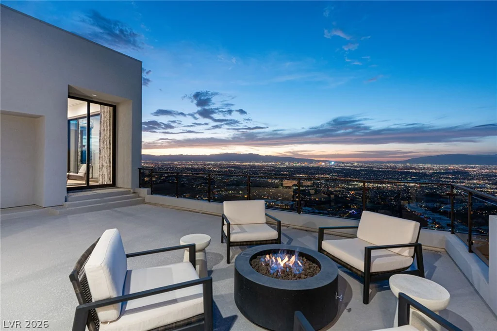 651 Overlook Rim, Henderson, NV 89012