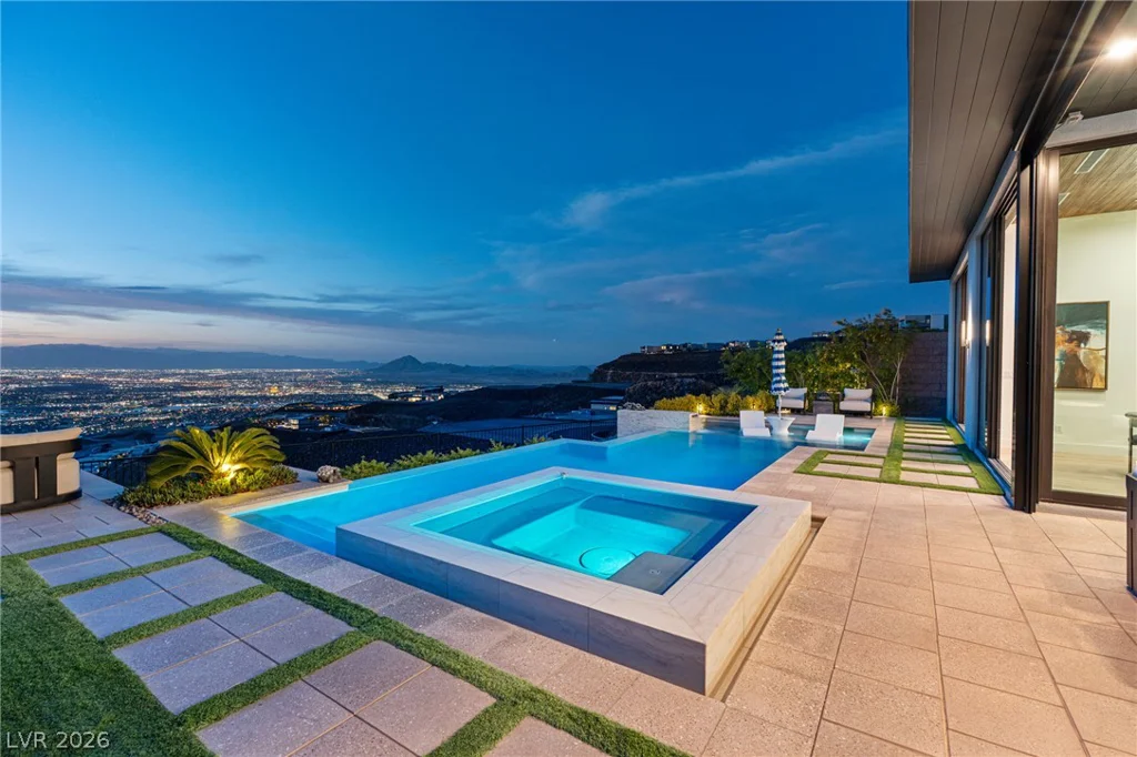 651 Overlook Rim, Henderson, NV 89012