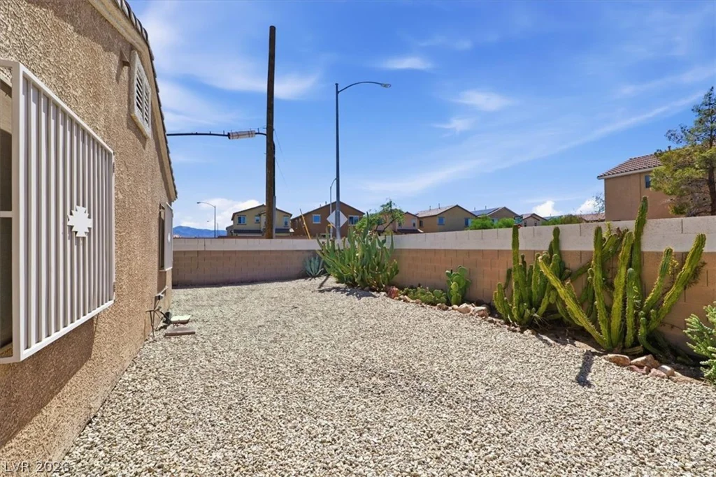 5293 Mineral Lake, Las Vegas, NV 89122