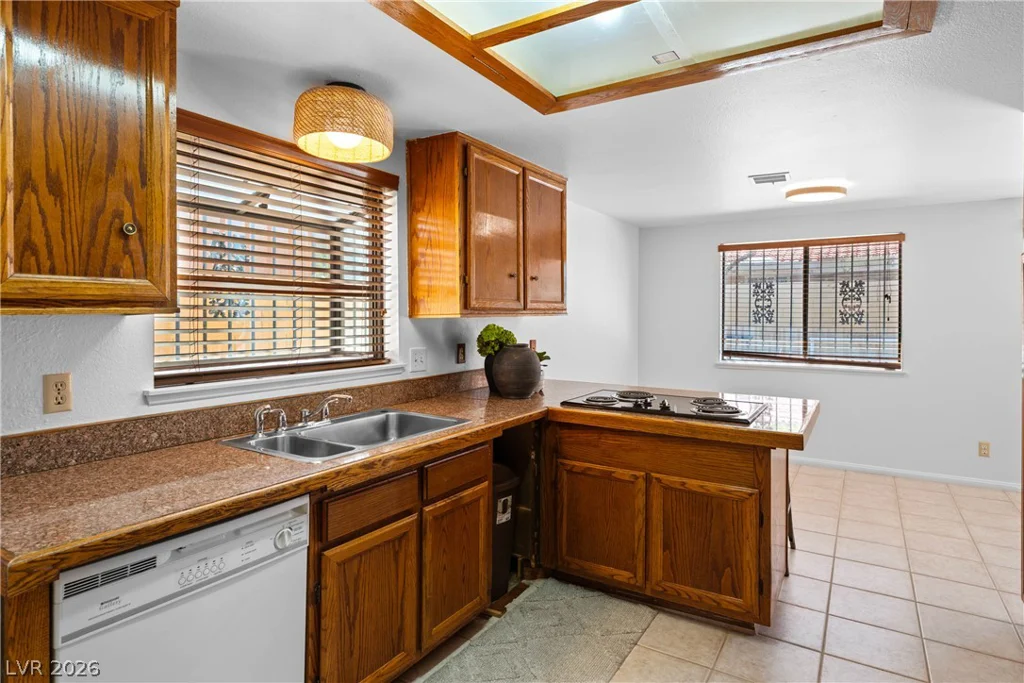 1929 Rockledge, Las Vegas, NV 89119