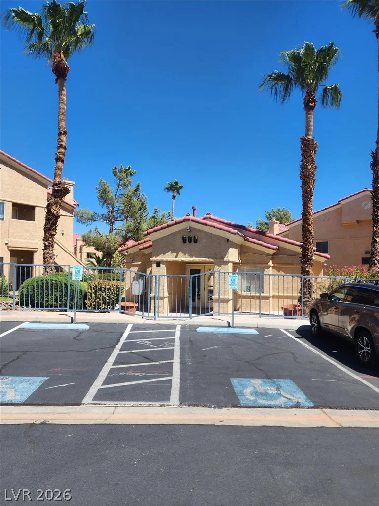 900 Heavenly Hills, Las Vegas, NV 89145