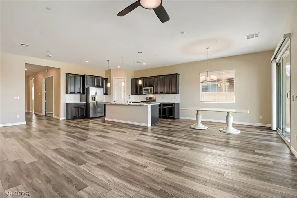 647 Longfeather, Henderson, NV 89011
