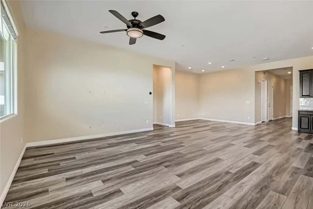 647 Longfeather, Henderson, NV 89011