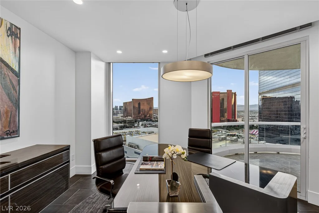 2747 Paradise, Las Vegas, NV 89109