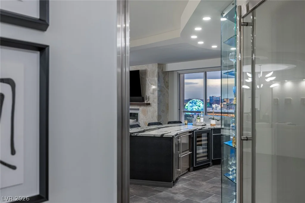 2747 Paradise, Las Vegas, NV 89109