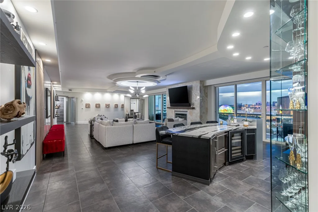2747 Paradise, Las Vegas, NV 89109