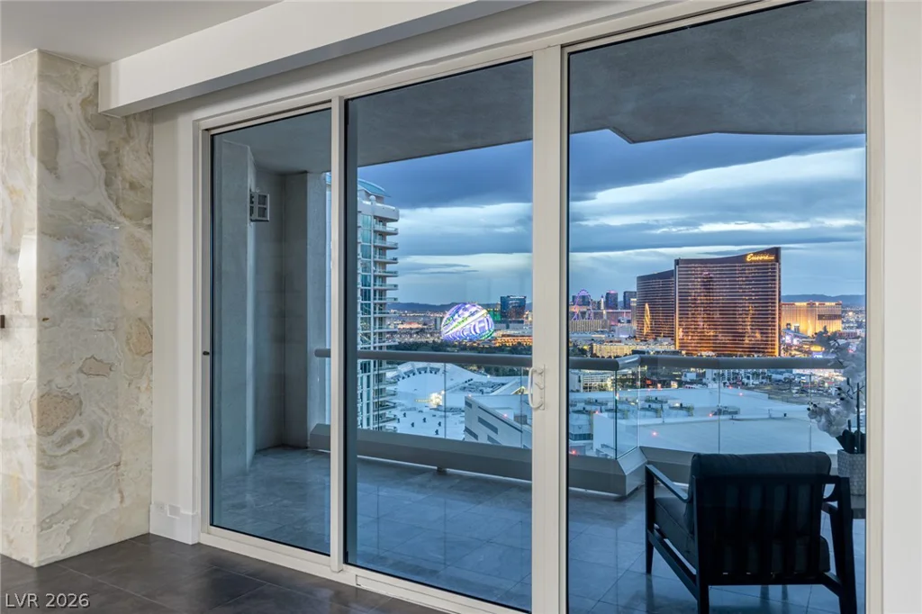 2747 Paradise, Las Vegas, NV 89109