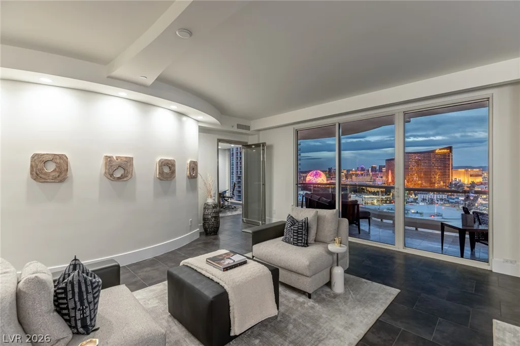 2747 Paradise, Las Vegas, NV 89109
