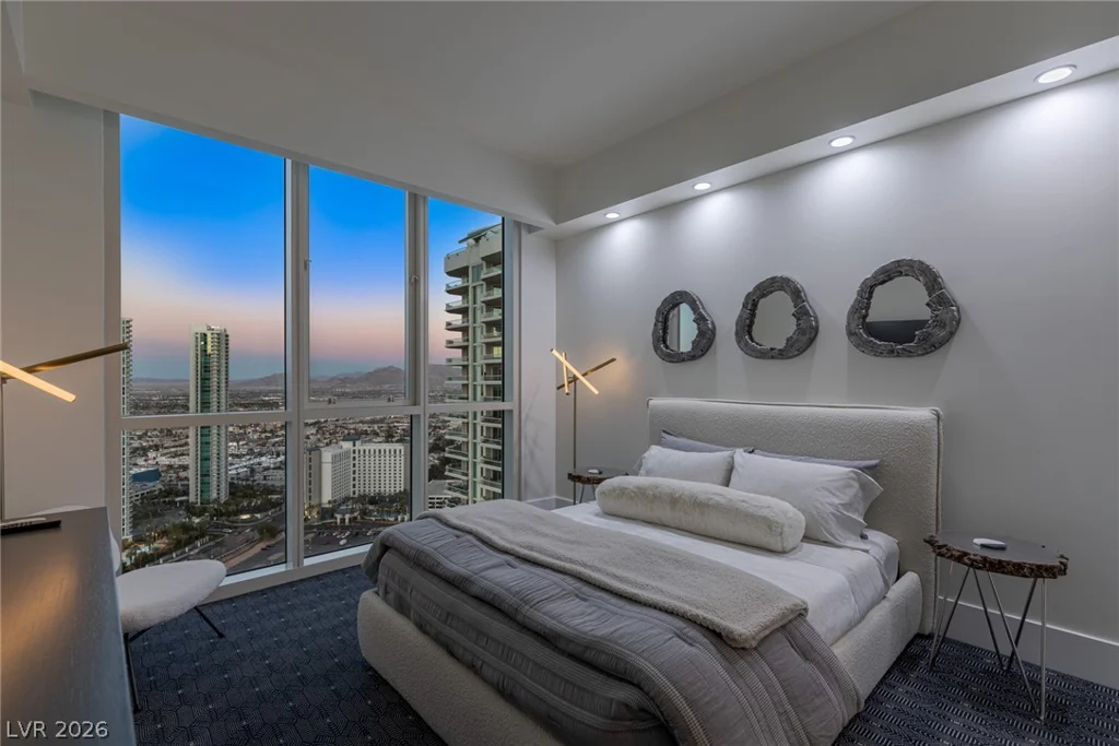 2747 Paradise, Las Vegas, NV 89109