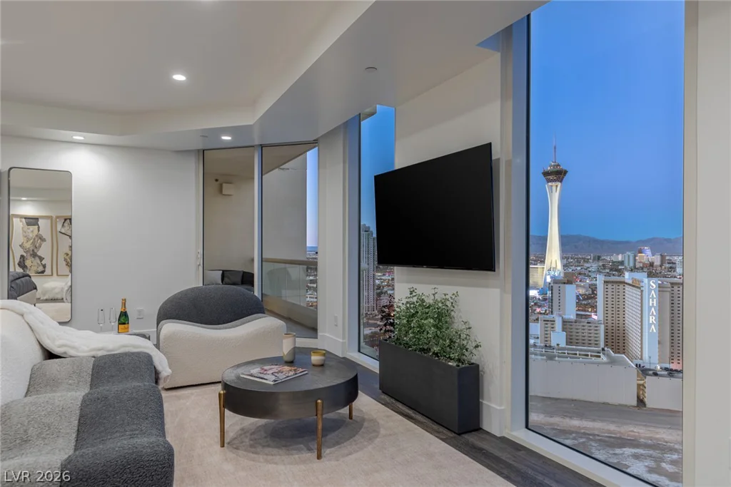 2747 Paradise, Las Vegas, NV 89109