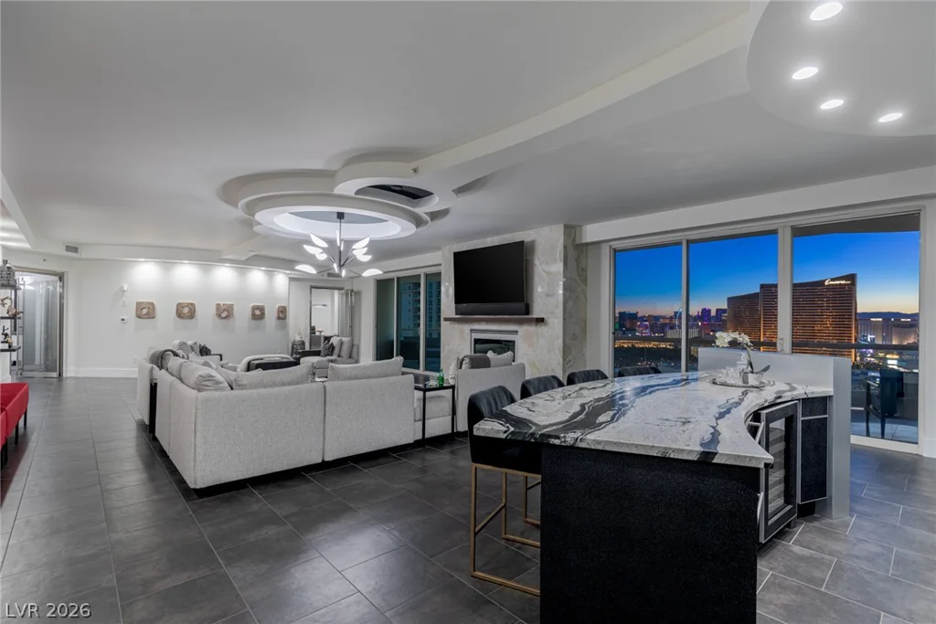 2747 Paradise, Las Vegas, NV 89109