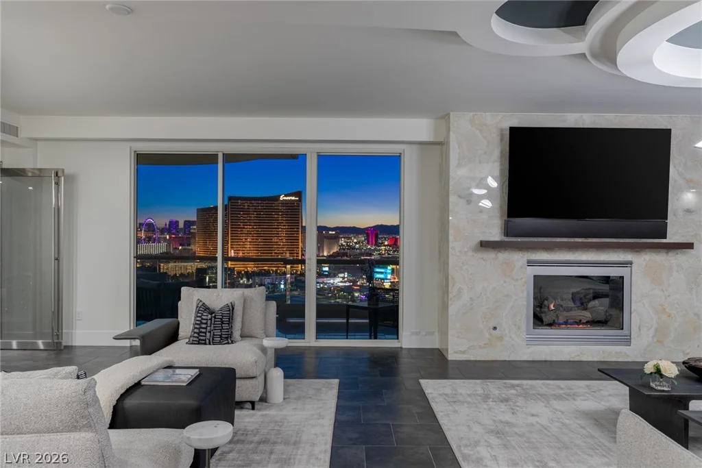 2747 Paradise, Las Vegas, NV 89109
