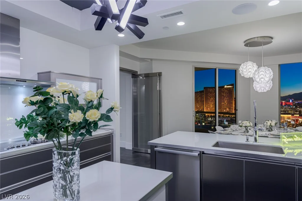 2747 Paradise, Las Vegas, NV 89109