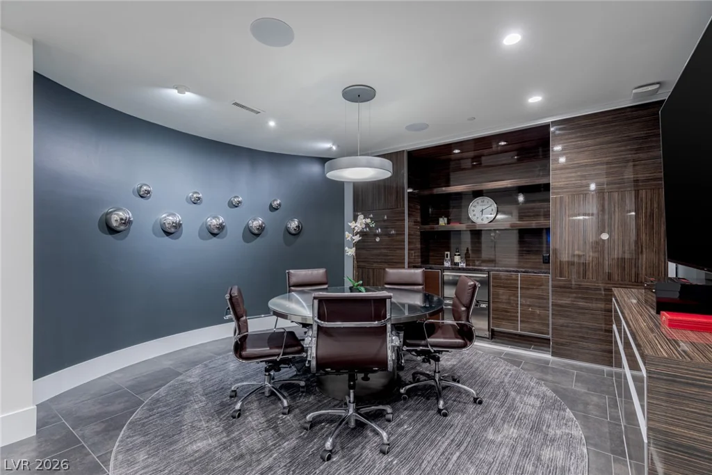2747 Paradise, Las Vegas, NV 89109