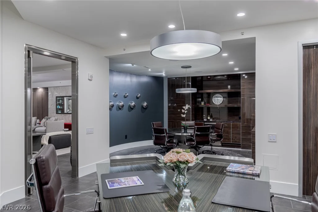 2747 Paradise, Las Vegas, NV 89109