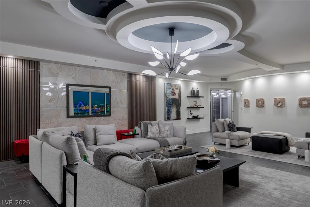 2747 Paradise, Las Vegas, NV 89109