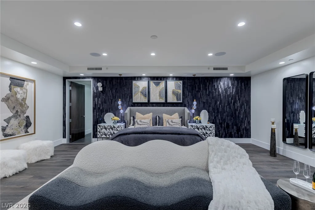 2747 Paradise, Las Vegas, NV 89109