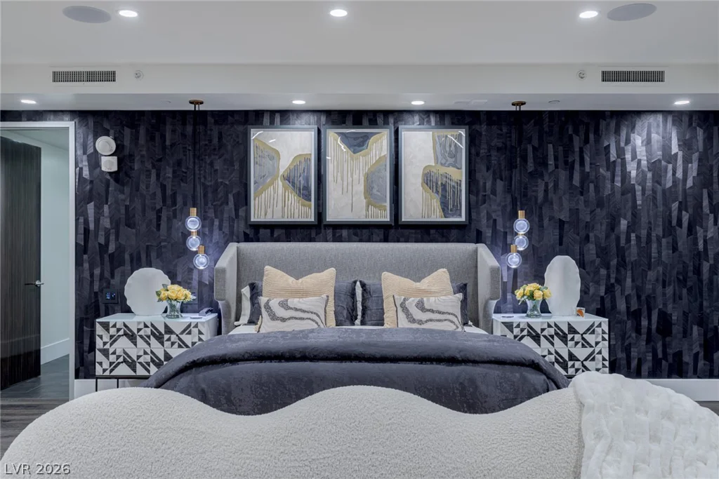2747 Paradise, Las Vegas, NV 89109