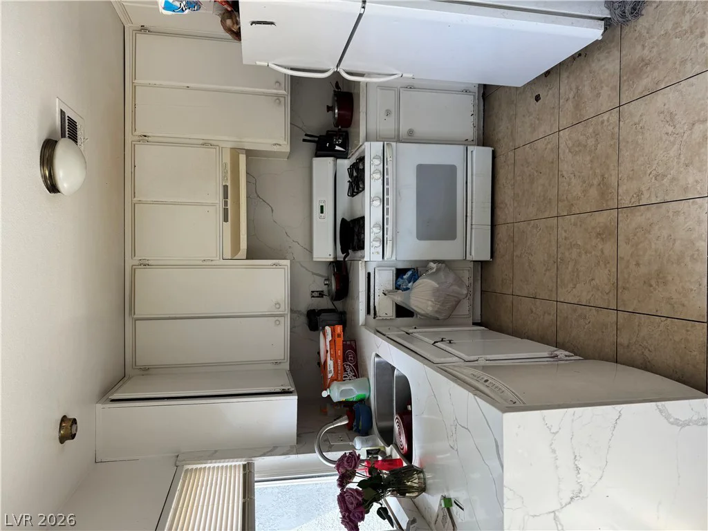 4008 Edgeford, Las Vegas, NV 89102