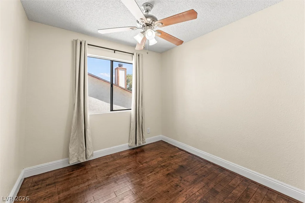 5570 White Cap, Las Vegas, NV 89110