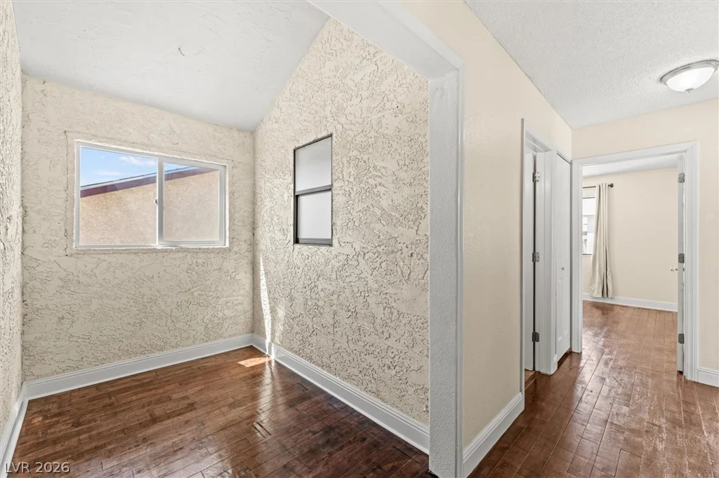 5570 White Cap, Las Vegas, NV 89110